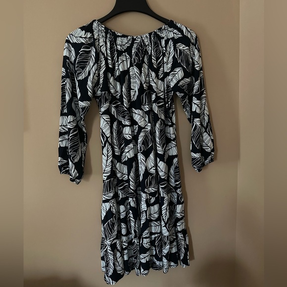 Black and White Leaf Print Dress - Picture 3 of 5